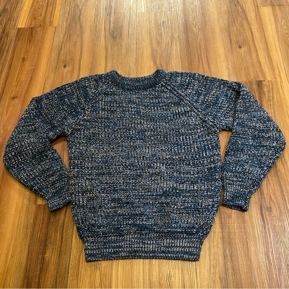 Mens Blue Knights of round table grandpa sweater size Medium 

100% Acrylic